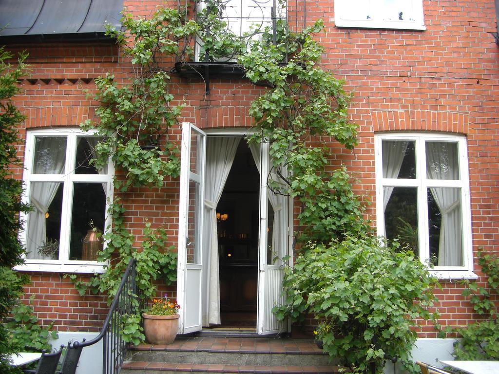 Kastanjelund Hotel Yngsjo ภายนอก รูปภาพ